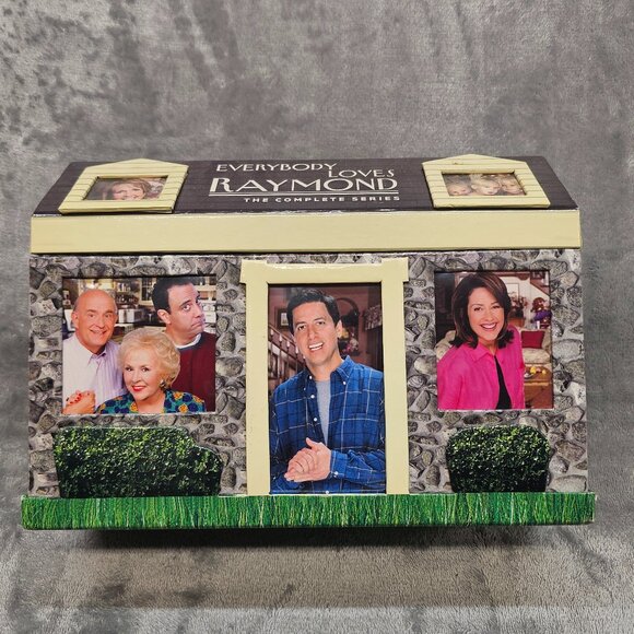 EVERYBODY LOVES RAYMOND The Complete Series HOUSE BOX (DVD, 2007, 44-Disc Set) - Picture 1 of 9